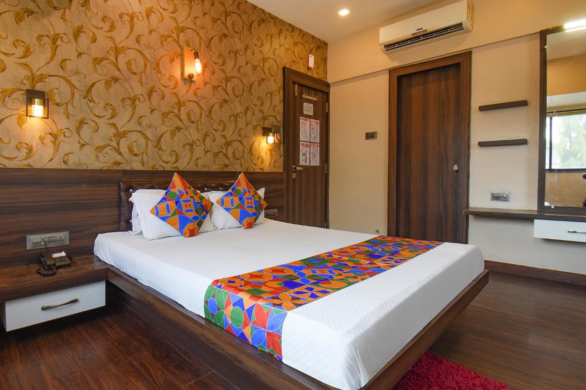Fabexpress Glory - Nr Skywalk Bridge Hotel Pimpri-Chinchwad Exterior photo