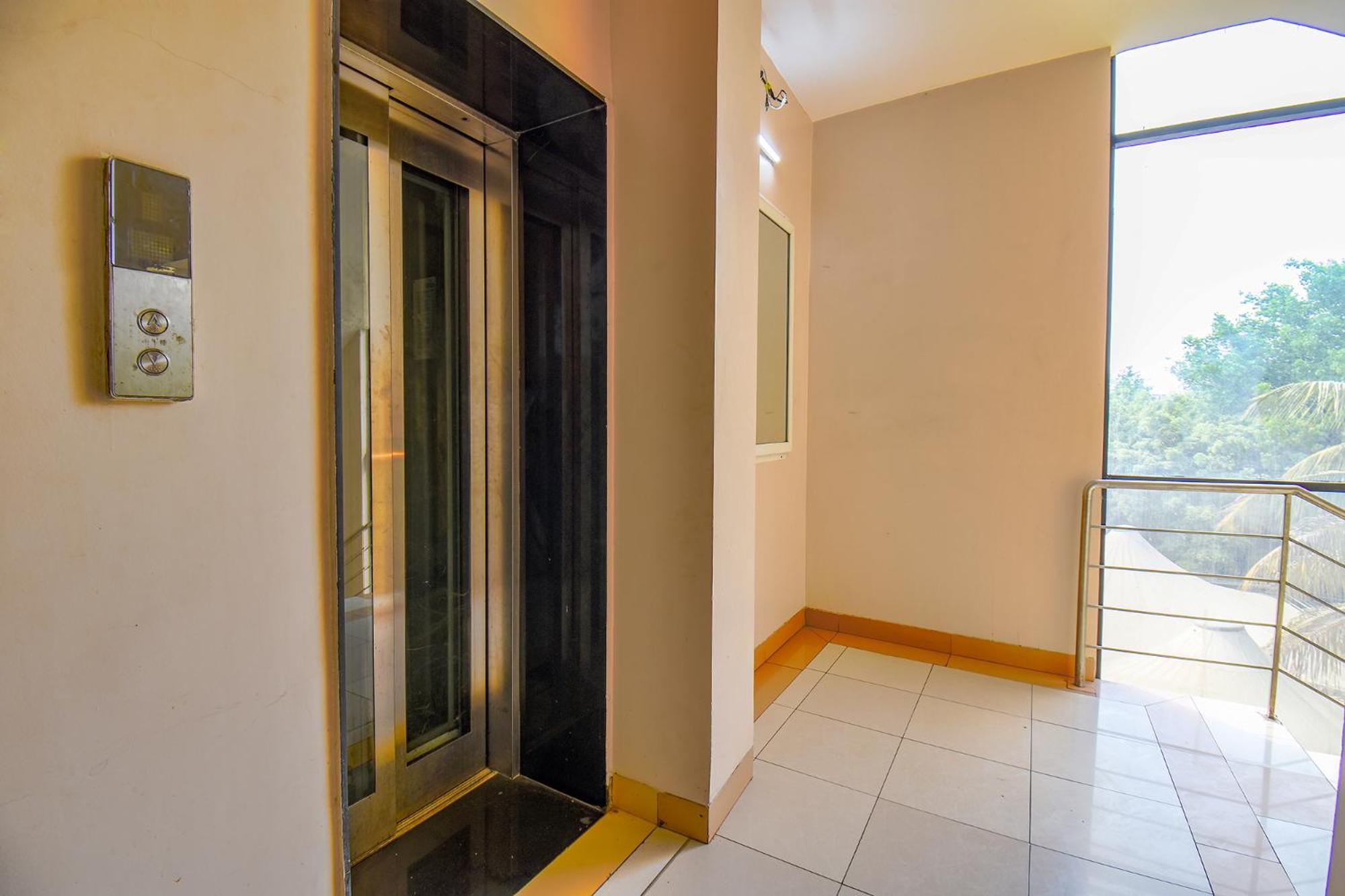Fabexpress Glory - Nr Skywalk Bridge Hotel Pimpri-Chinchwad Exterior photo