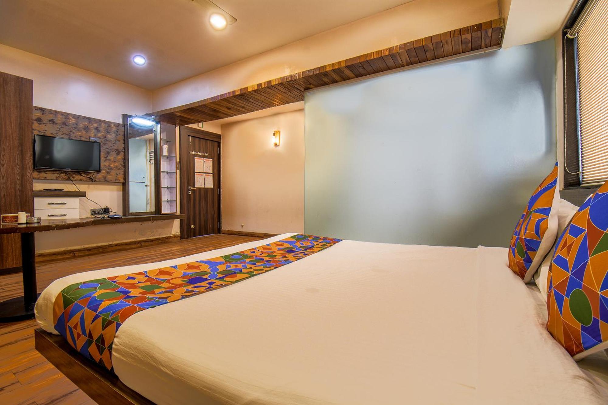 Fabexpress Glory - Nr Skywalk Bridge Hotel Pimpri-Chinchwad Exterior photo